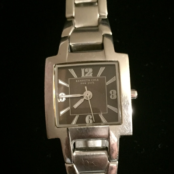 KENNETH COLE NY LADIES SILVER TONE WATCH - Picture 1 of 3